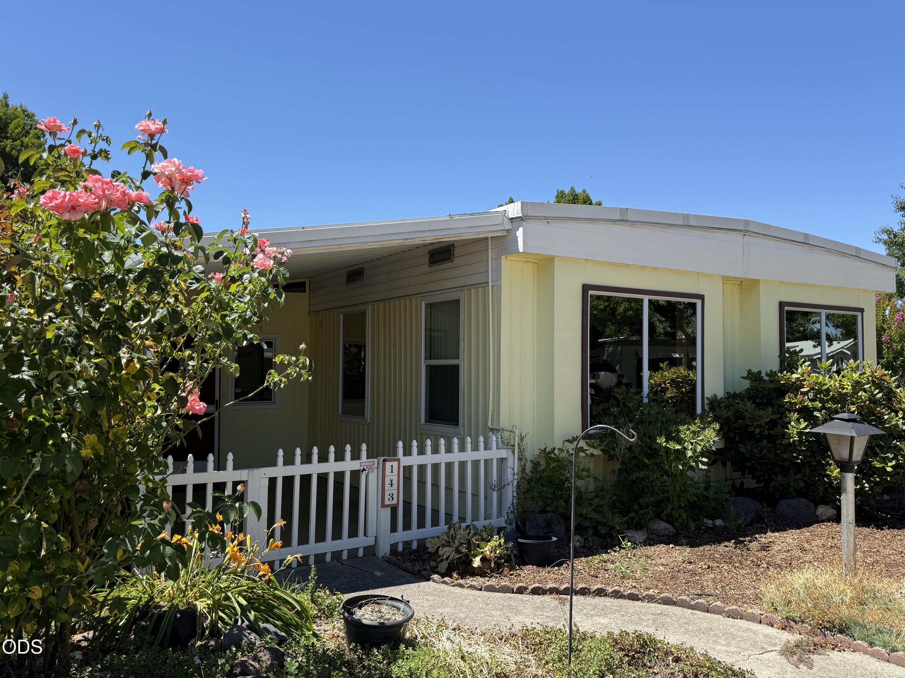 2252 Table Rock Road, Unit SPC 143 Medford, OR 97501 - Photo 1 of 12