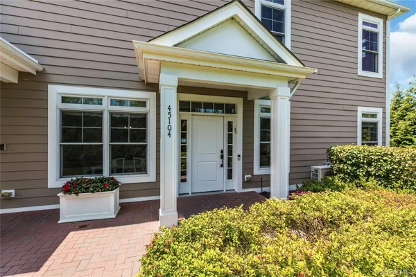 $1,750,000 | 45104 Silver Birch Lane, Plainview, NY 11803