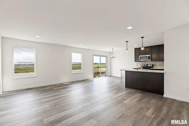 $335,000 | 701 Williams Way, Carbon Cliff, IL 61239