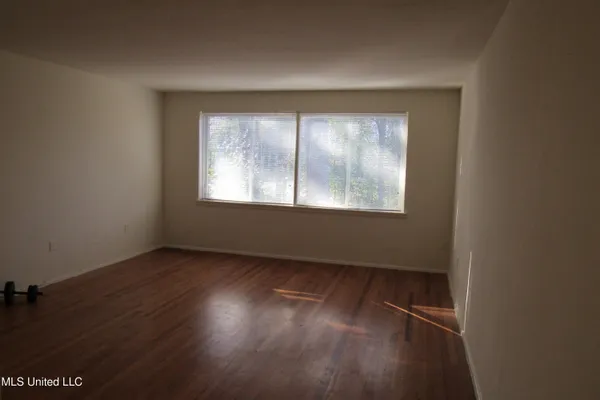 $905 | 1043 Carlisle Street, Unit B5, Jackson, MS 39202