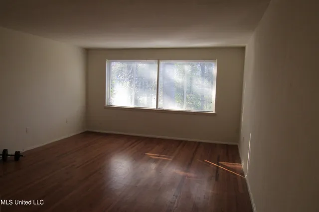 $905 | 1043 Carlisle Street, Unit B5, Jackson, MS 39202