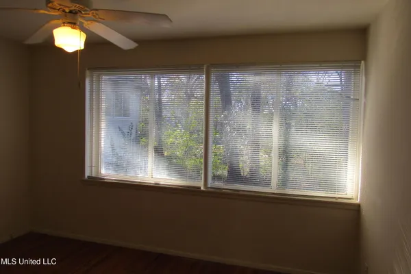 $905 | 1043 Carlisle Street, Unit B5, Jackson, MS 39202