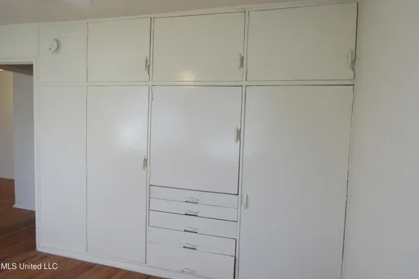 $905 | 1043 Carlisle Street, Unit B5, Jackson, MS 39202