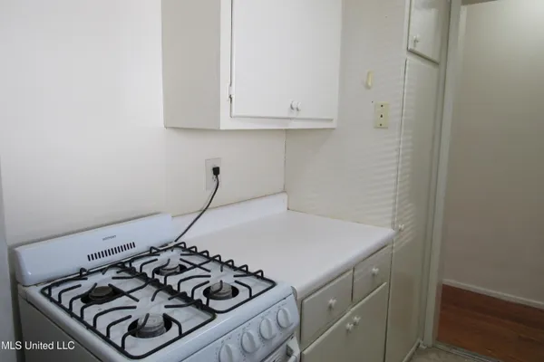 $905 | 1043 Carlisle Street, Unit B5, Jackson, MS 39202