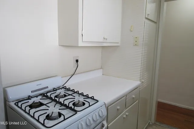 $905 | 1043 Carlisle Street, Unit B5, Jackson, MS 39202