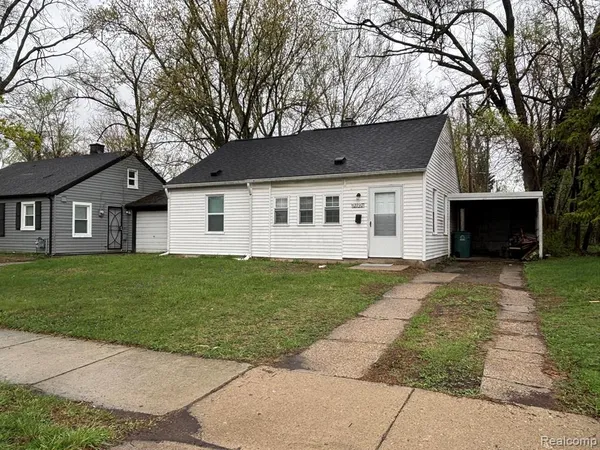$1,300 | 12730 Saratoga Street, Oak Park, MI 48237