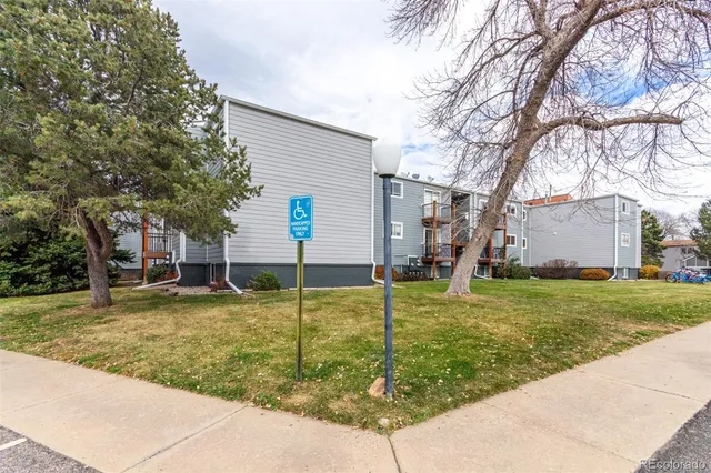 $1,675 | 16359 West 10th Avenue, Unit O, Golden, CO 80401
