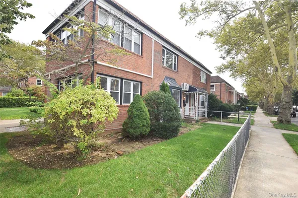 $3,800 | 75-03 197th Street, Unit 1 | Fresh Meadows