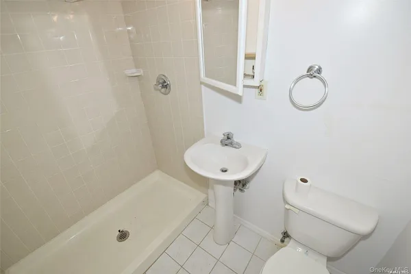 $3,800 | 75-03 197th Street, Unit 1 | Fresh Meadows