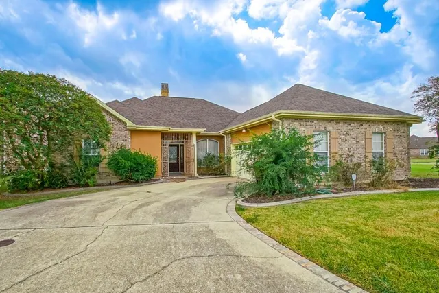$375,000 | 111 East Greenbrier Drive, New Orleans, LA 70128