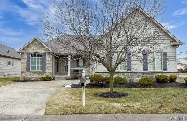 $630,000 | 9 Hidden Creek Court, Amherst, NY 14221