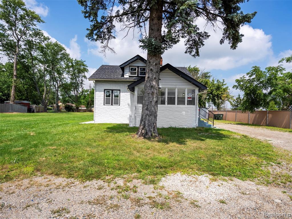 134 West Auburn Road Rochester, MI 48307 - Photo 2 of 30