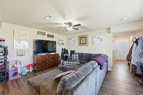 $229,900 | 815 Raven Court, Belton, MO 64012