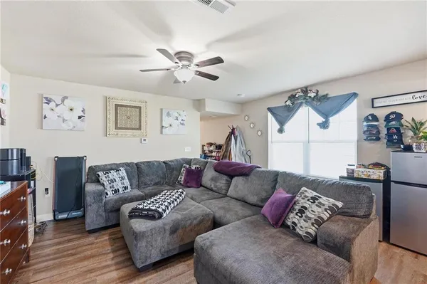 $229,900 | 815 Raven Court, Belton, MO 64012