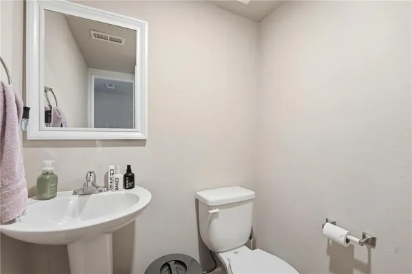 $229,900 | 815 Raven Court, Belton, MO 64012