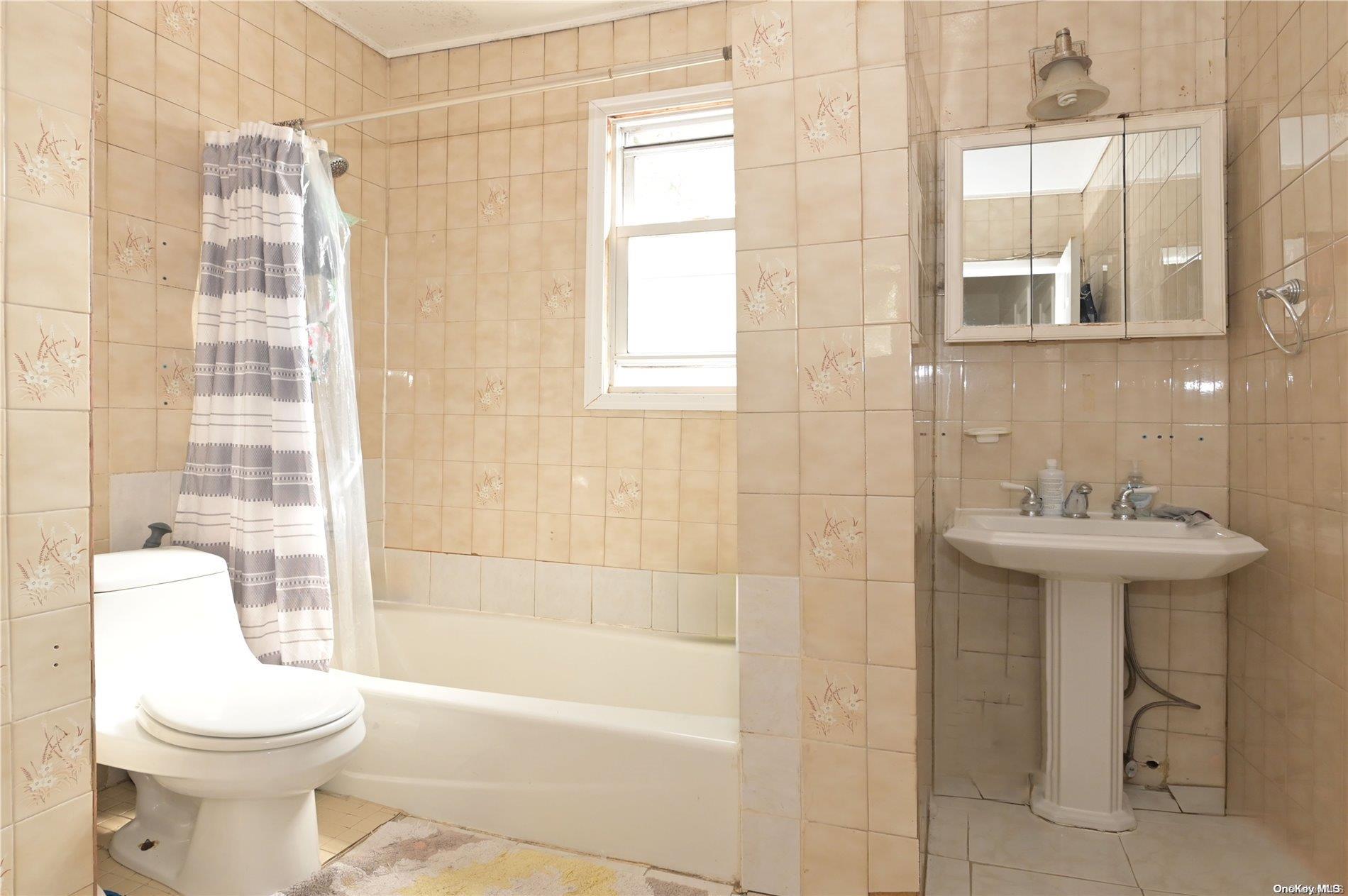 89-77 211th Street Queens, NY 11427 - Photo 15 of 31