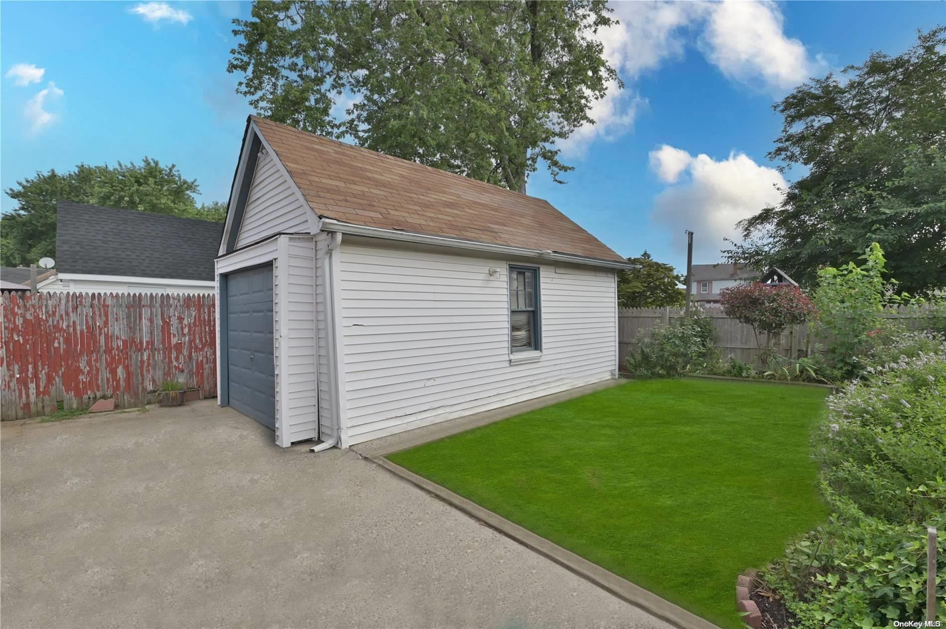 89-77 211th Street Queens, NY 11427 - Photo 24 of 31