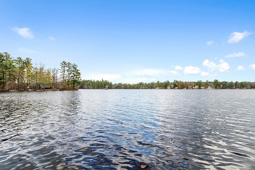 75 Conleys Grove Road Derry, NH 03038 - Photo 4 of 41