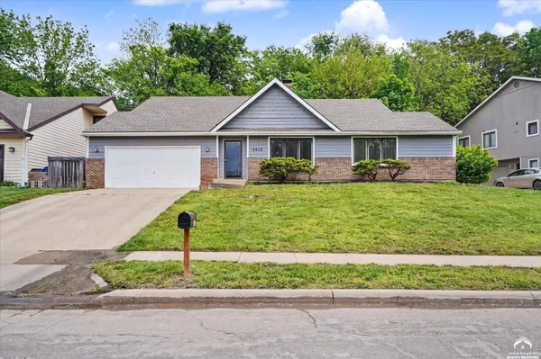 $389,900 | 2018 Crossgate Drive, Lawrence, KS 66047