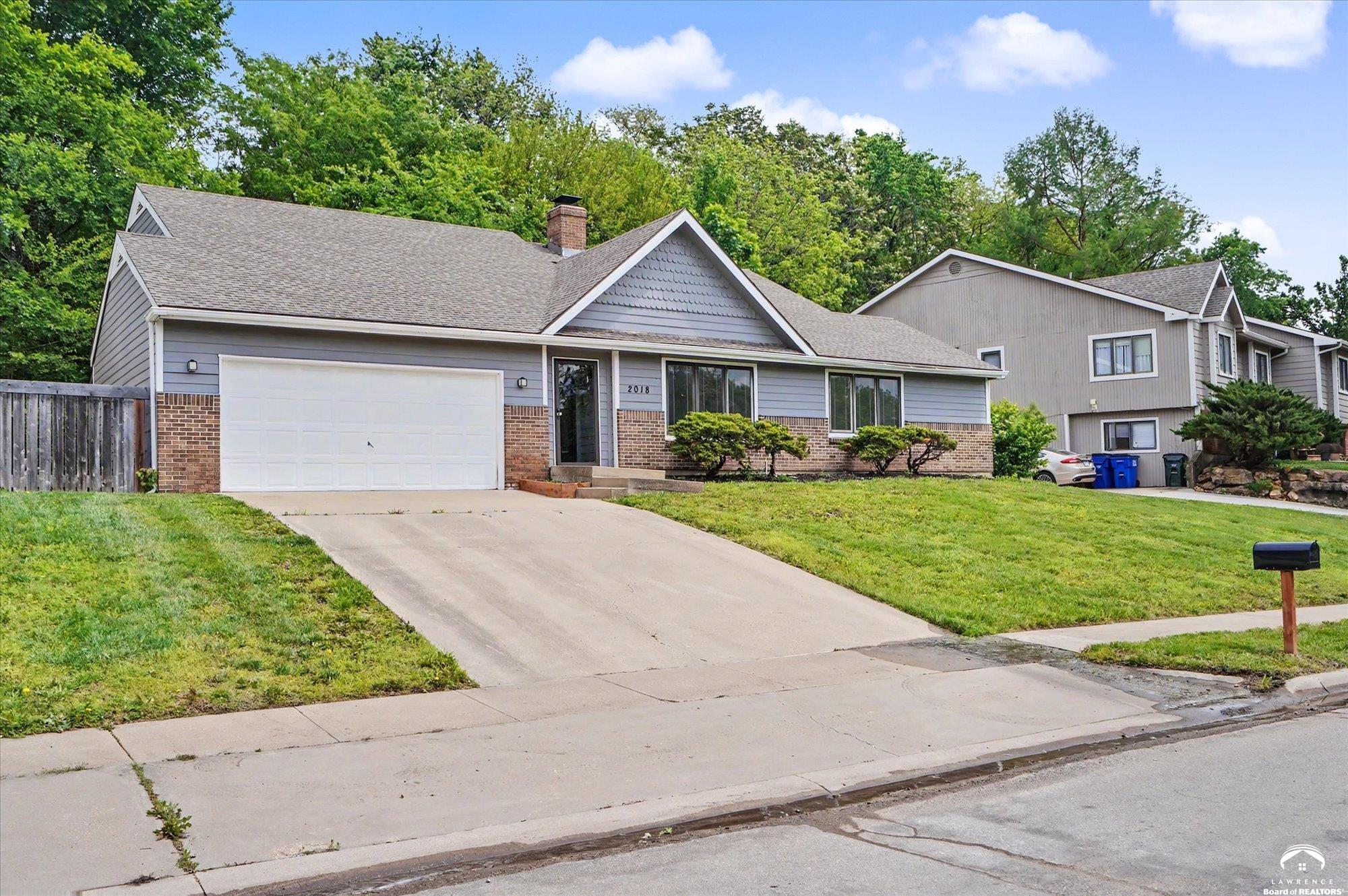 2018 Crossgate Drive Lawrence, KS 66047 - Photo 2 of 33