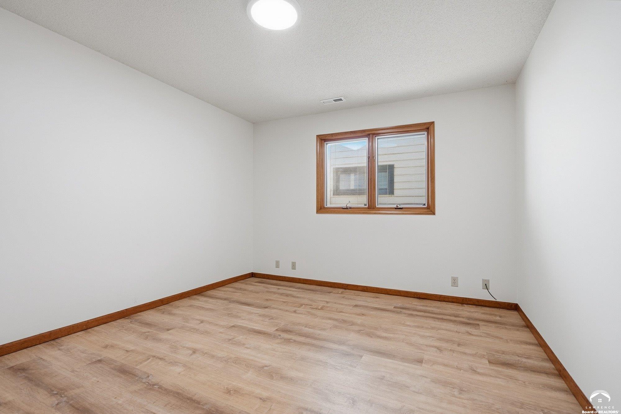 2018 Crossgate Drive Lawrence, KS 66047 - Photo 26 of 33