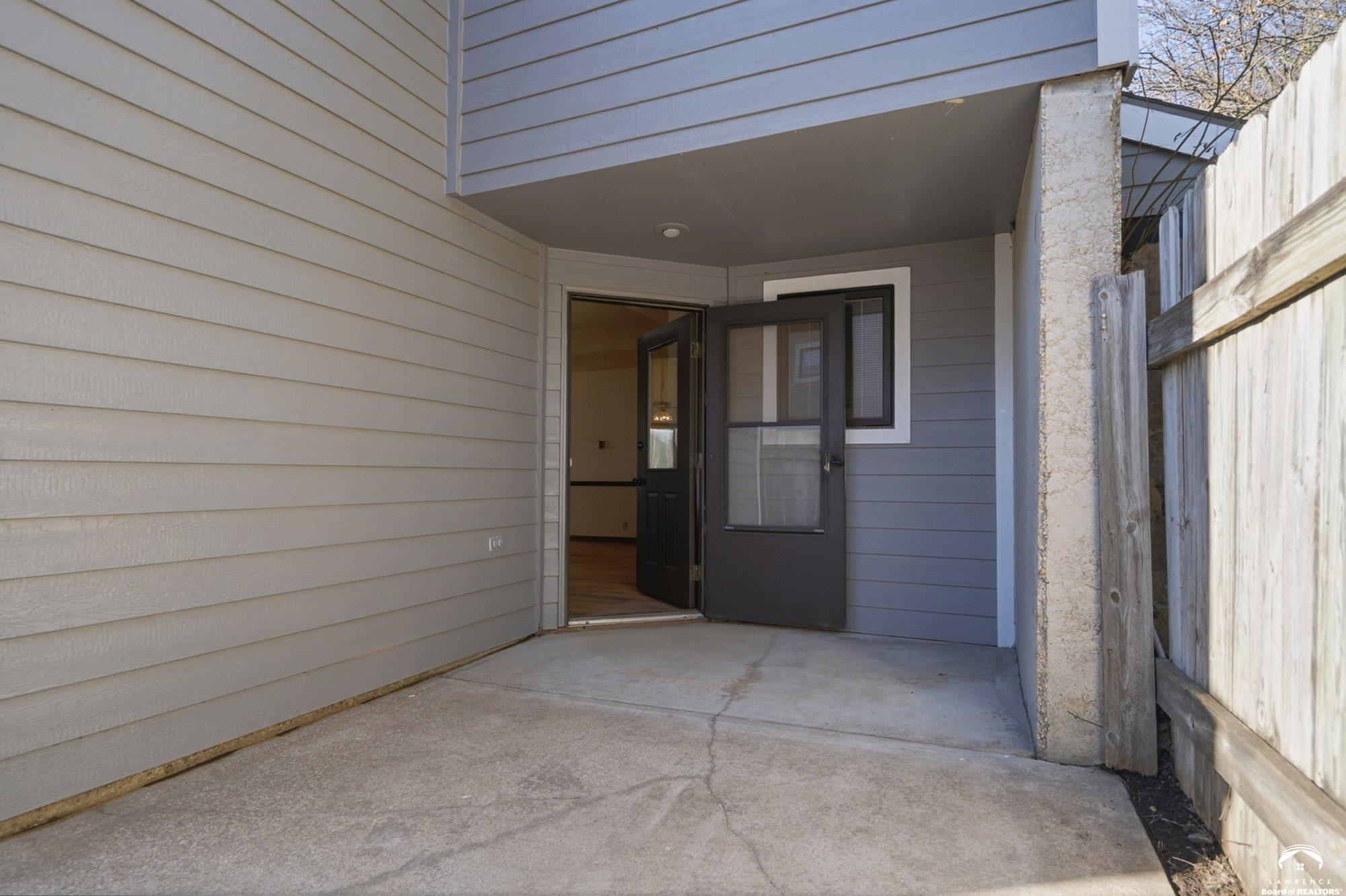 2018 Crossgate Drive Lawrence, KS 66047 - Photo 29 of 33