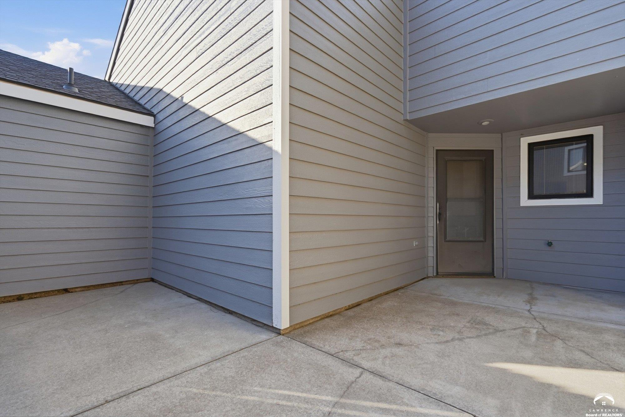 2018 Crossgate Drive Lawrence, KS 66047 - Photo 30 of 33