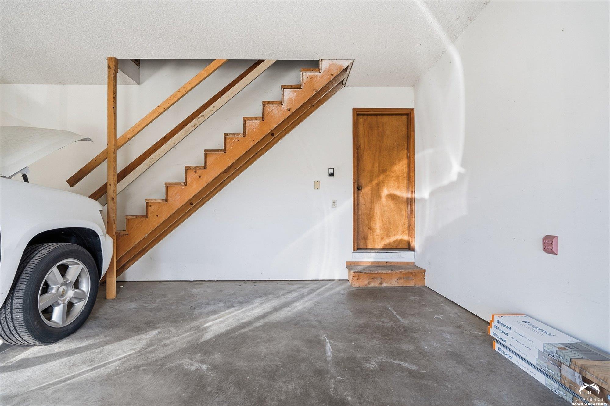 2018 Crossgate Drive Lawrence, KS 66047 - Photo 32 of 33