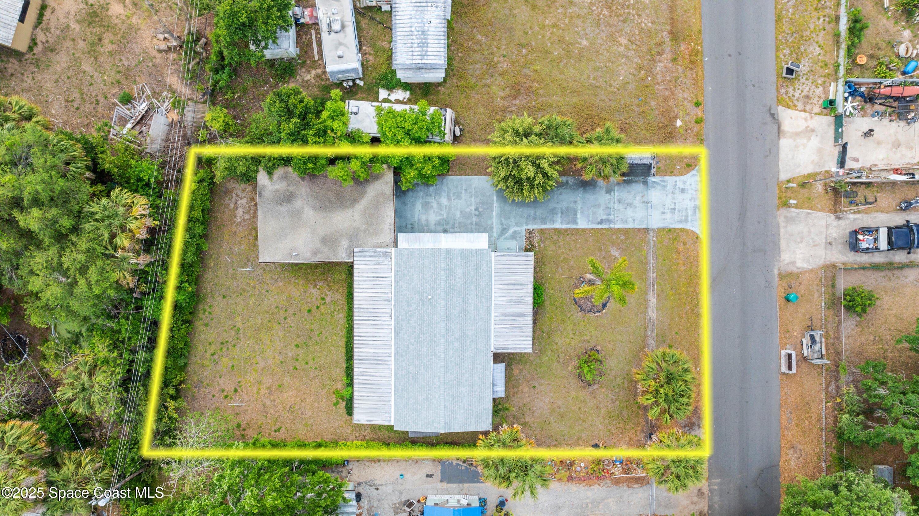 6850 Blue Bonnet Drive Cocoa, FL 32927 - Photo 3 of 38 03-6850 Blue Bonnet Dr (3 of 39)