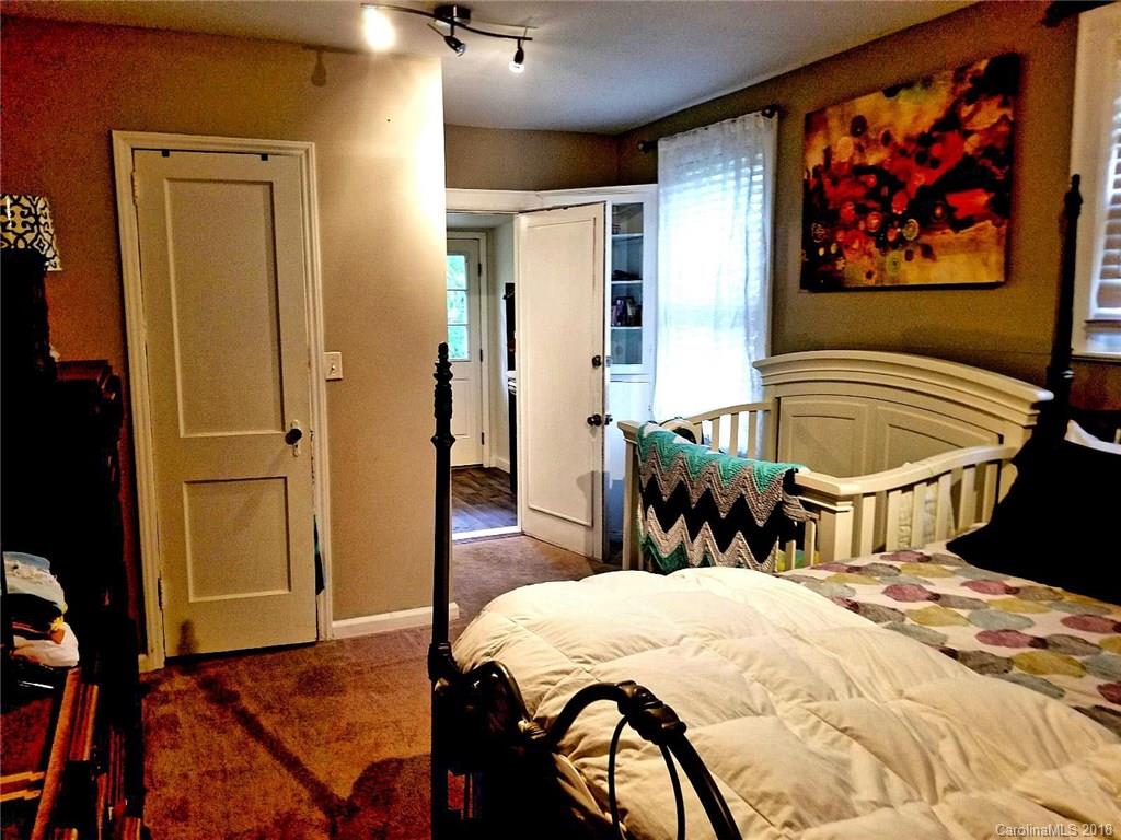 1217 Sunset Road Charlotte, NC 28216 - Photo 12 of 13 Gallery Image 12