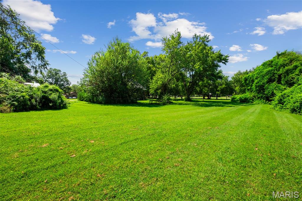 1625 Charbonier Road Florissant, MO 63031 - Photo 4 of 13