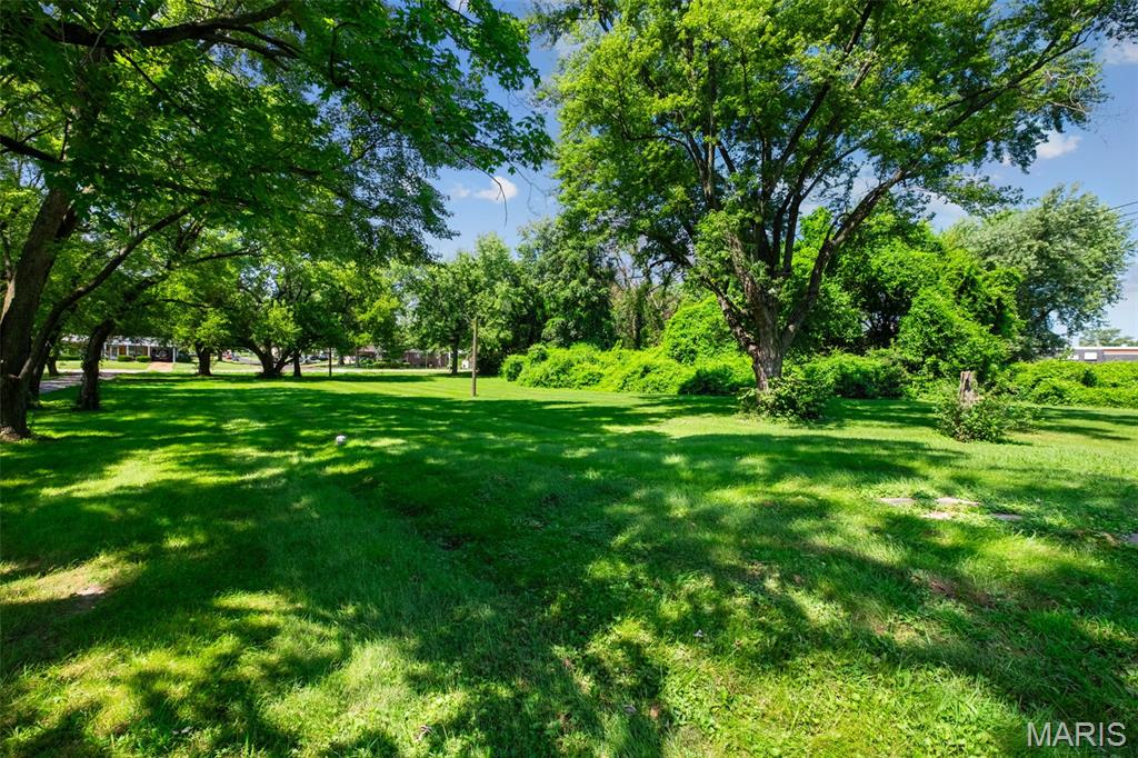 1625 Charbonier Road Florissant, MO 63031 - Photo 5 of 13