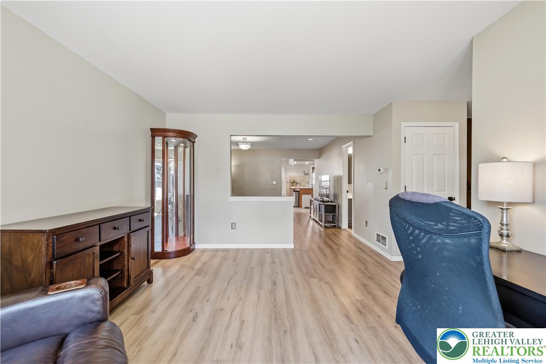 309 Hill Road Whitehall, PA 18052 - Photo 11 of 31