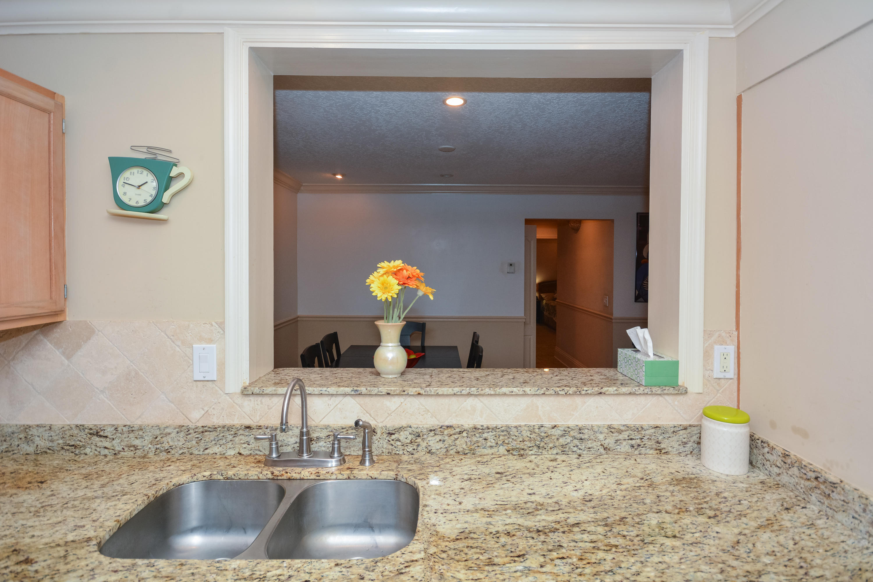 5048 Heatherhill Lane, Unit 3 Boca Raton, FL 33486 - Photo 4 of 19 KITCHEN TO DINING