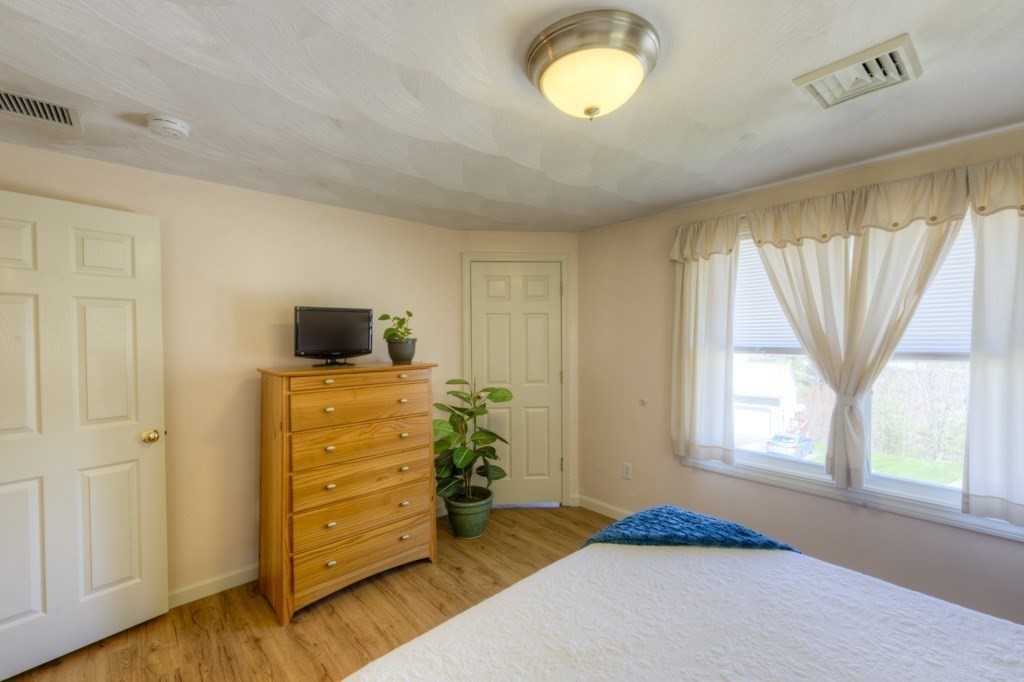 5 Shawnee Road Worcester, MA 01606 - Photo 17 of 39 Gallery Image 17