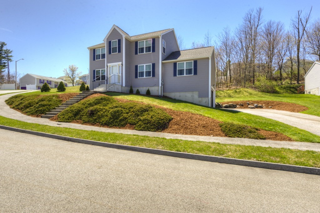 5 Shawnee Road Worcester, MA 01606 - Photo 2 of 39 Gallery Image 2