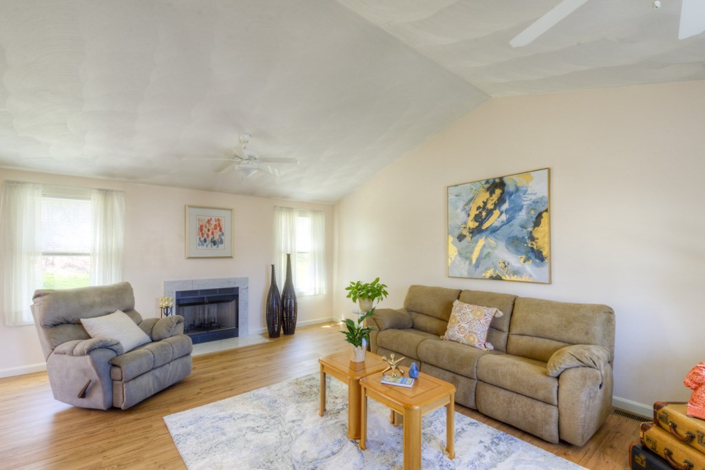 5 Shawnee Road Worcester, MA 01606 - Photo 3 of 39 Gallery Image 3
