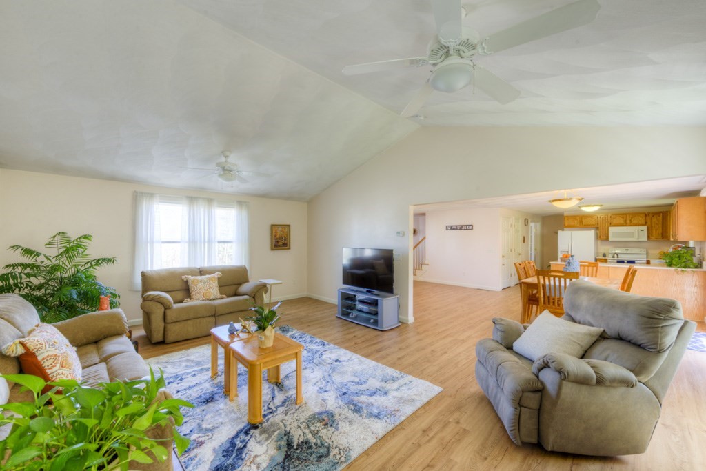 5 Shawnee Road Worcester, MA 01606 - Photo 4 of 39 Gallery Image 4