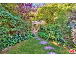 2139 Roscomare Road Los Angeles, CA 90077 - Photo 20 of 21