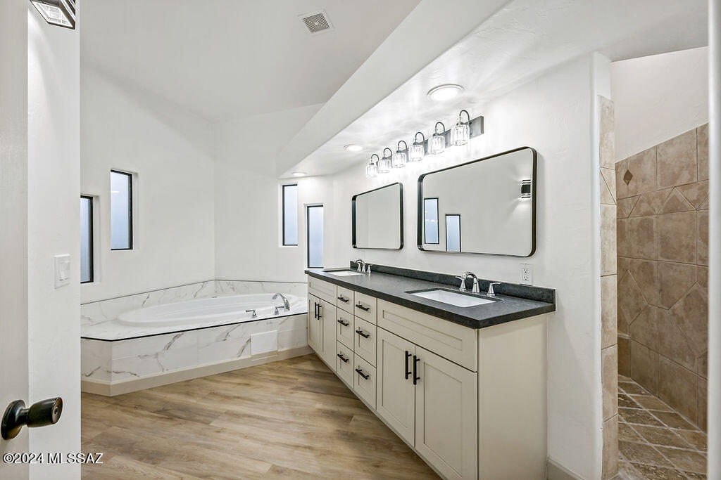 1030 West Roller Coaster Road Tucson, AZ 85704 - Photo 12 of 37 Gallery Image 12