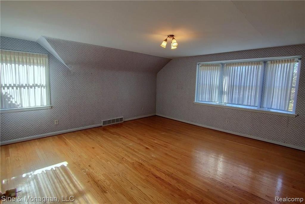 150 Lewiston Road Grosse Pointe Farms, MI 48236 - Photo 20 of 37