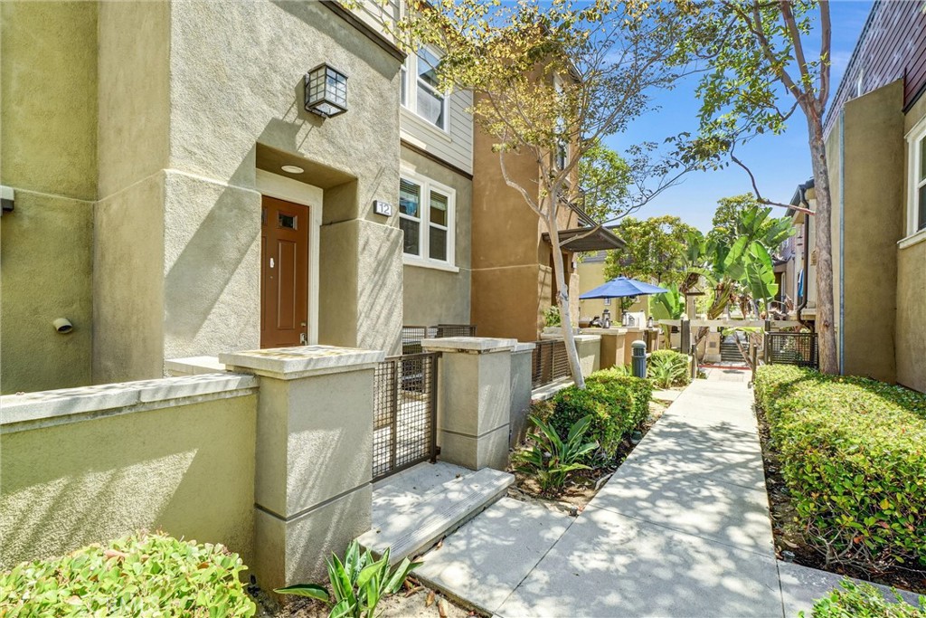 12 Shellprint Court Newport Beach, CA 92663 - Photo 6 of 42 Lushly Landscaped Entrance