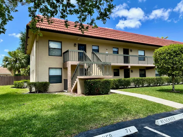 $2,050 | 21904 Lake Forest Circle, Unit 101, Boca Raton, FL 33433
