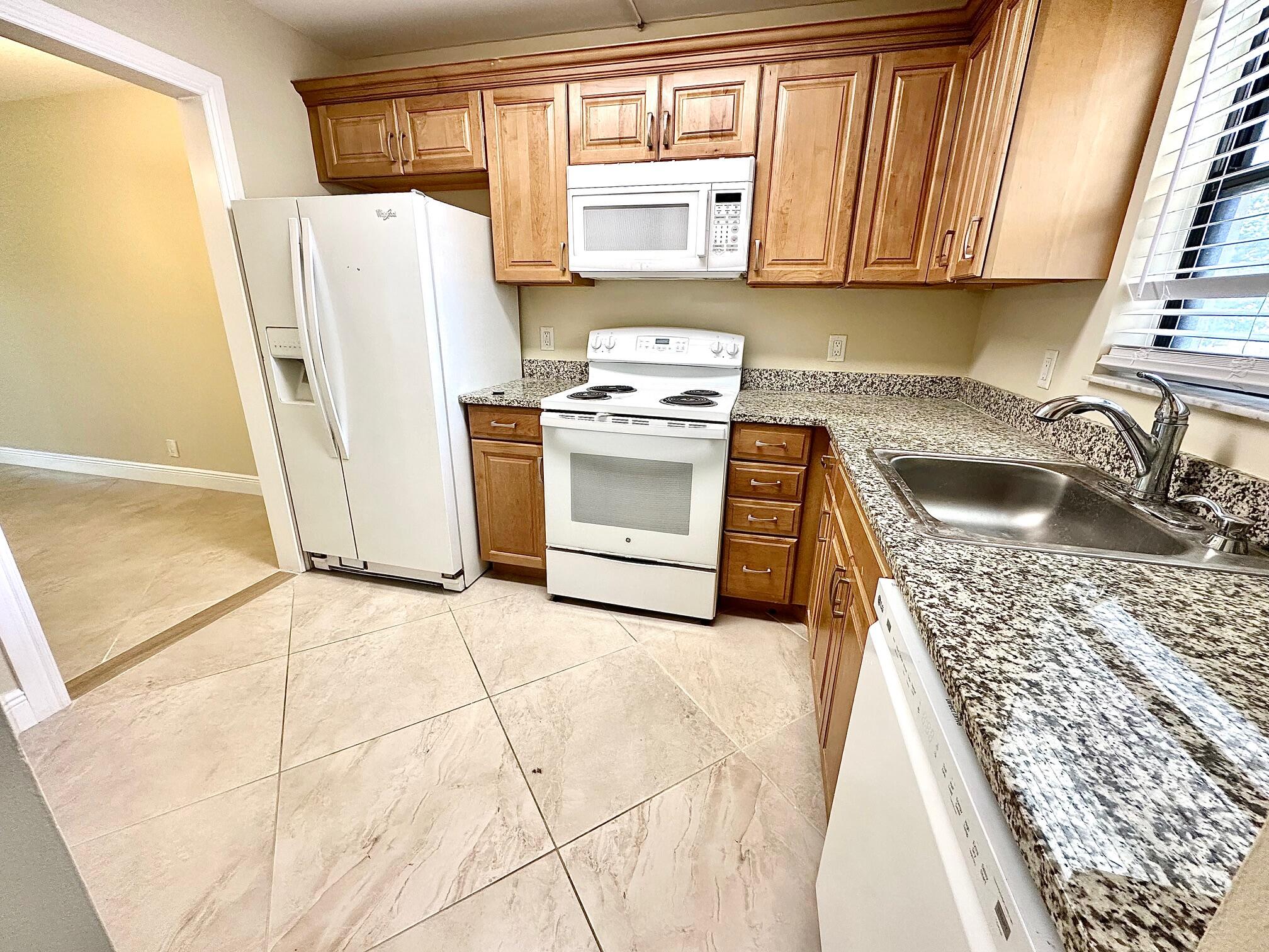 21904 Lake Forest Circle, Unit 101 Boca Raton, FL 33433 - Photo 2 of 11 Kitchen