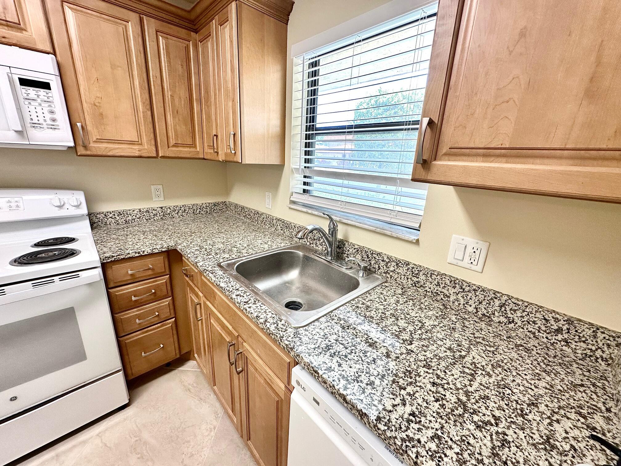 21904 Lake Forest Circle, Unit 101 Boca Raton, FL 33433 - Photo 3 of 11 Kitchen