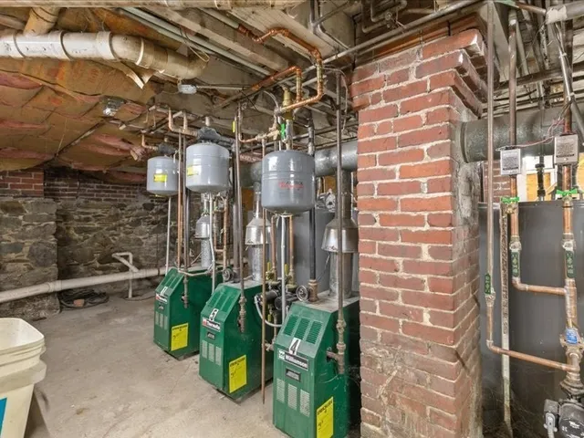 $279,900 | 7-9 Clinton Street, Unit 4, Haverhill, MA 01830