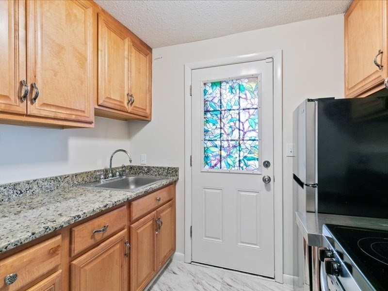 7-9 Clinton Street, Unit 4 Haverhill, MA 01830 - Photo 5 of 18