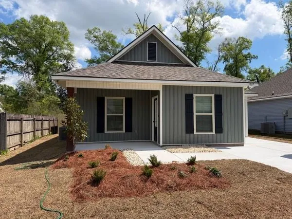 $1,500 | 1007 South Pine Street, Hammond, LA 70403