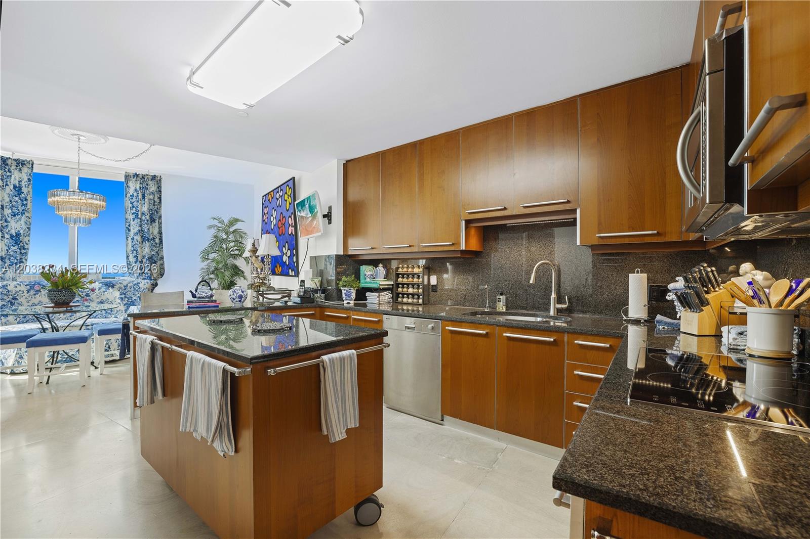 901 Brickell Key Boulevard, Unit 2408 Miami, FL 33131 - Photo 15 of 43