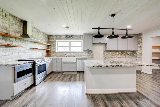 $310,000 | 379 Hale Road, Bay City, TX 77414